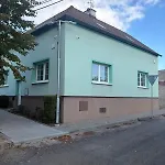 1kk Blizko Prahy Διαμέρισμα Zlonice